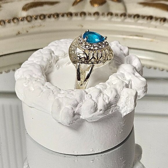 Sterling Silver Ring with Blue Lab Created Stone - Picture 4 of 8